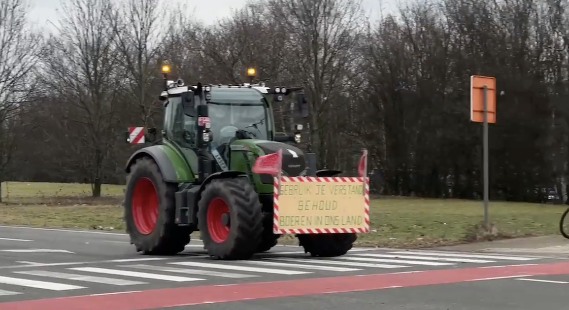 Belgian farmers to dam Zeebrugge port – file