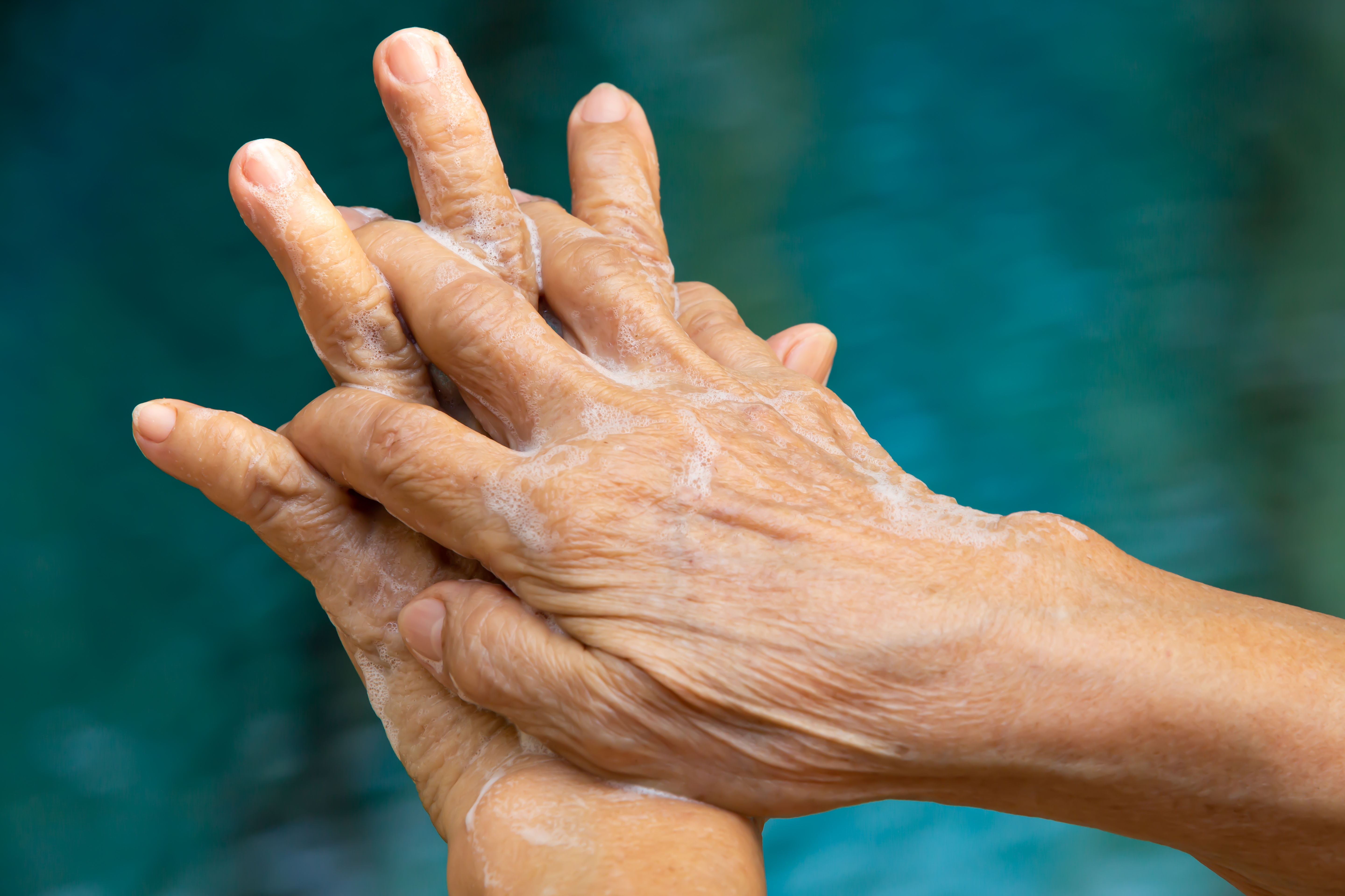 proper hand-washing technique to remove viruses and bacteria from the hands