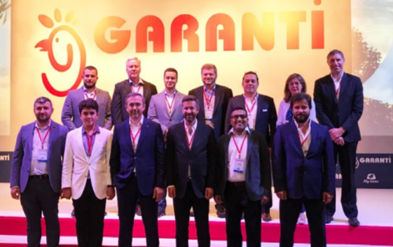 Representatives from Hy-Line and Garanti Tavukculuk pose for a photo during the seminar in Istanbul