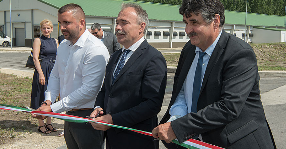 Gabor Kiszel, Minister István Nagy and Tibor Pogacsas MP (left to right) during the ribbon-cutting ceremony for the new poultry houses