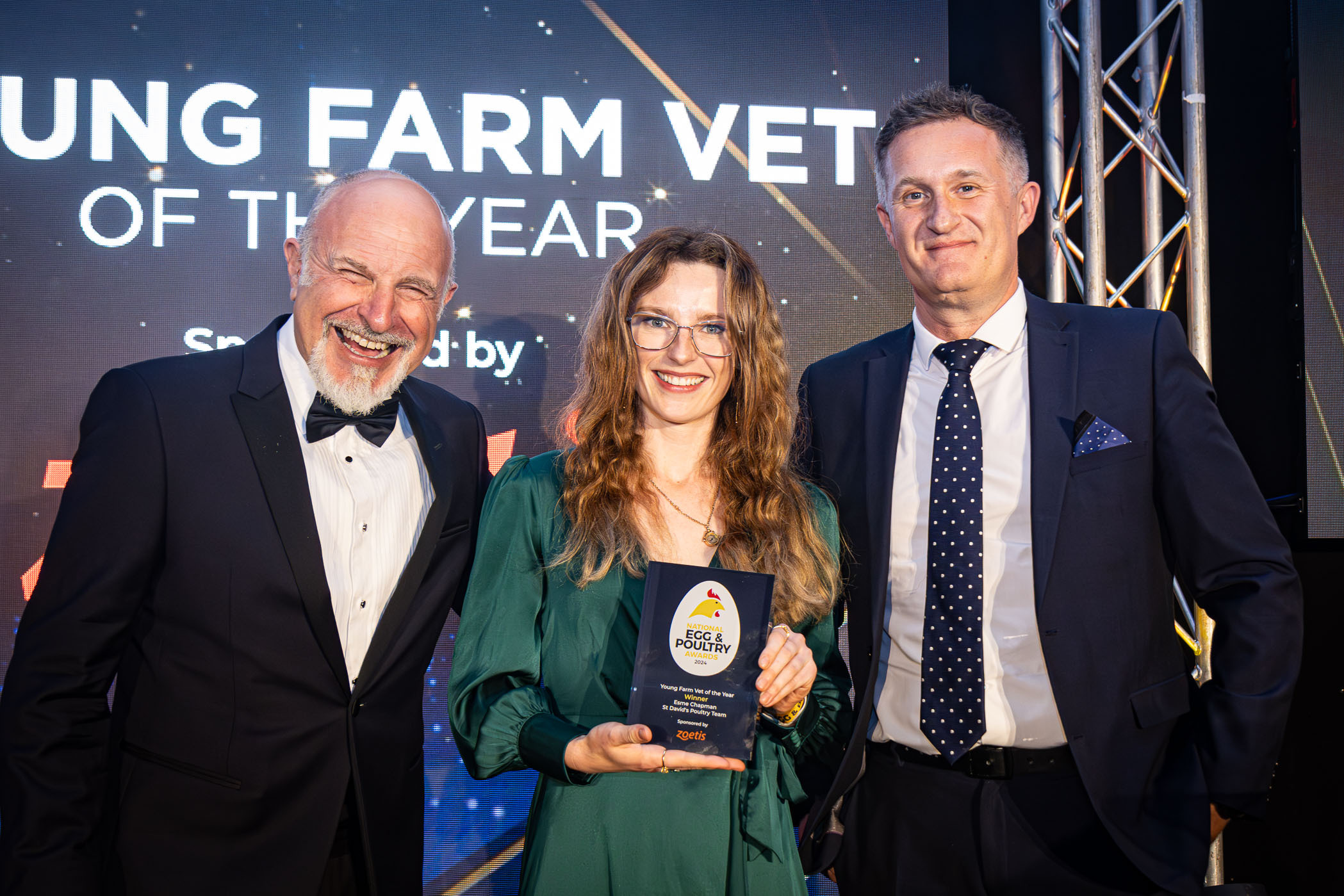 Esme Chapman wins Younger Farm Vet of the Yr Award