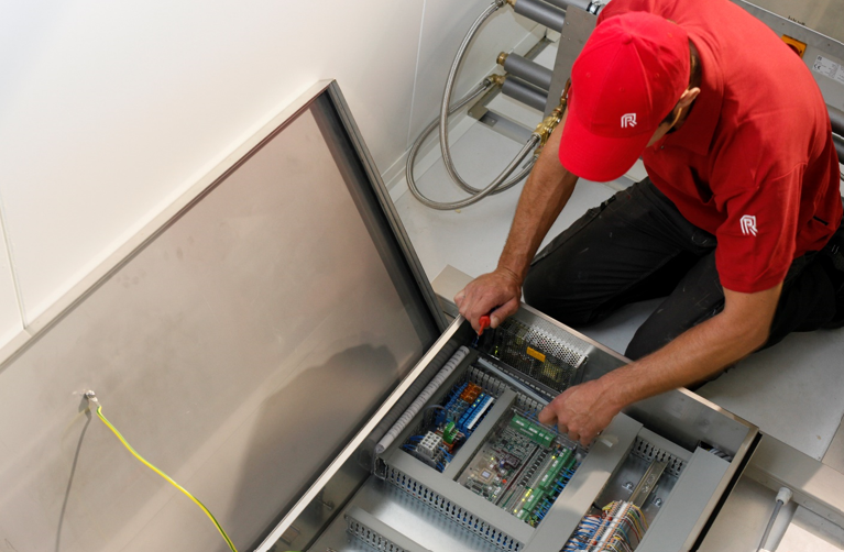 Pas Reform incubation specialist advocates for preventative repairs in hatcheries